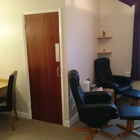 Moorland House 3*