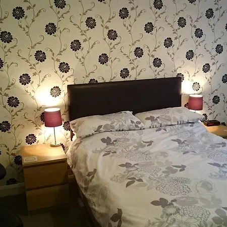 Moorland House 3*