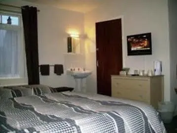 Moorland House 3*